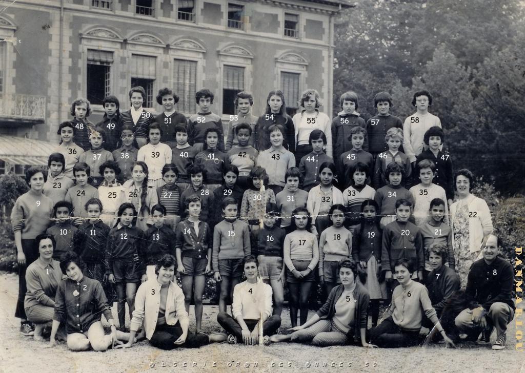 COLO LA PEYROUSE 1960 FILLES.JPG
